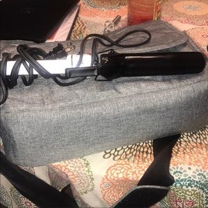 Hot tools 1.5 inch curling iron. Only used 1 time